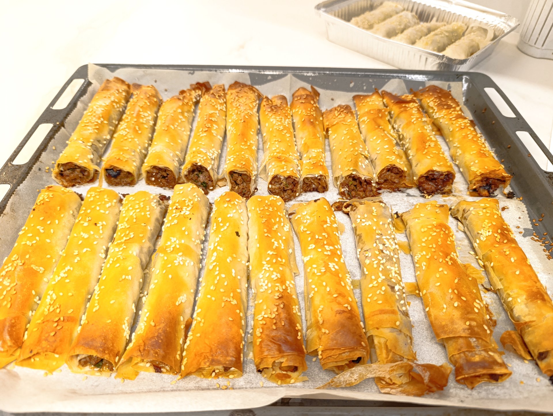 אצבעות פילו ממולאות בשר